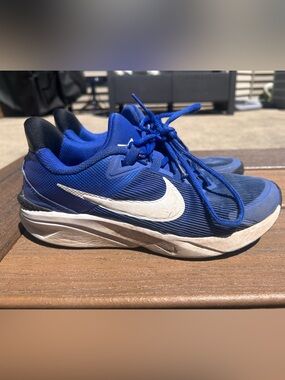 Nike star runner 4 size 6 youth